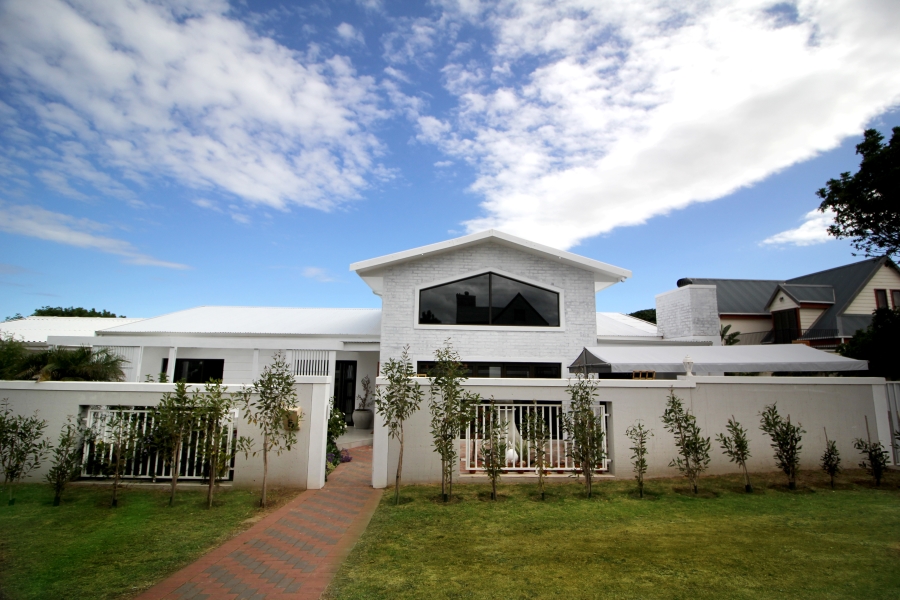 5 Bedroom Property for Sale in Hartenbos Central Western Cape